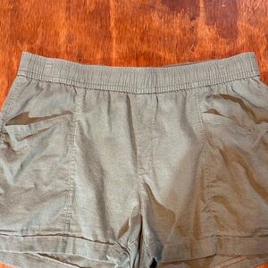 Old Navy Women's Olive Shorts